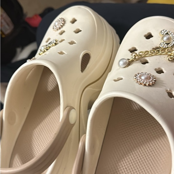 Women's Cloudlike Soft Bottom Clogs - Picture 2 of 3